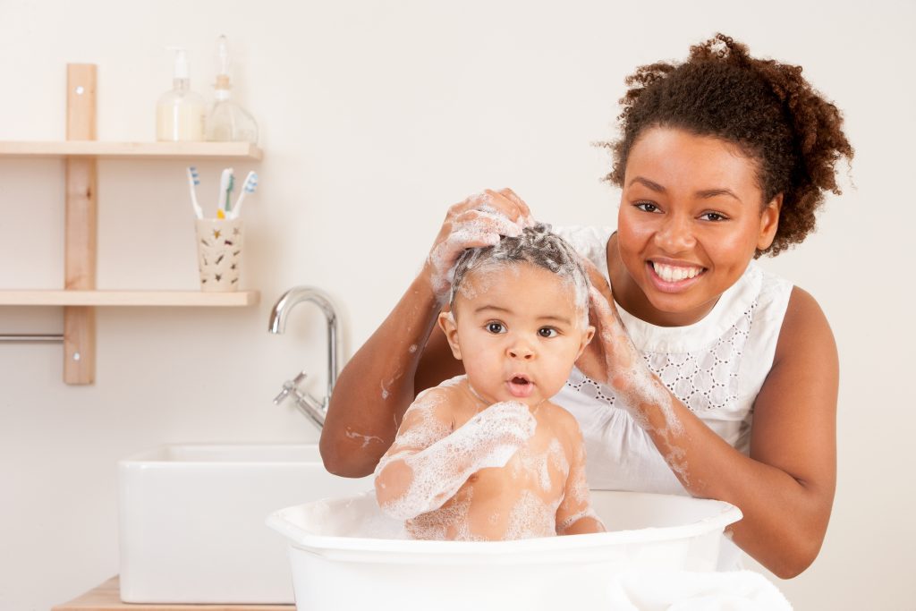 18 Tips for Bathing Baby